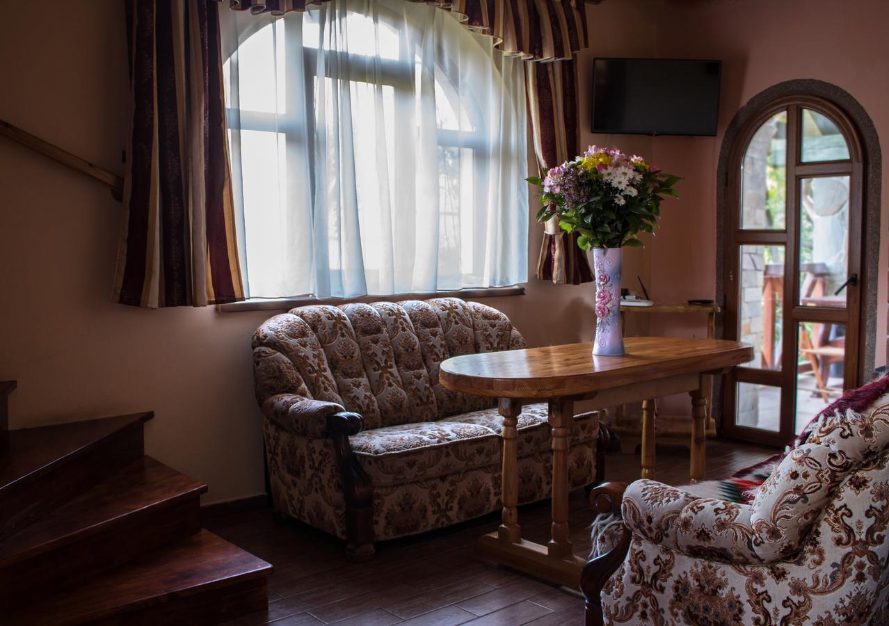 Cottage Shchaslyvyi Yaremche Dış mekan fotoğraf
